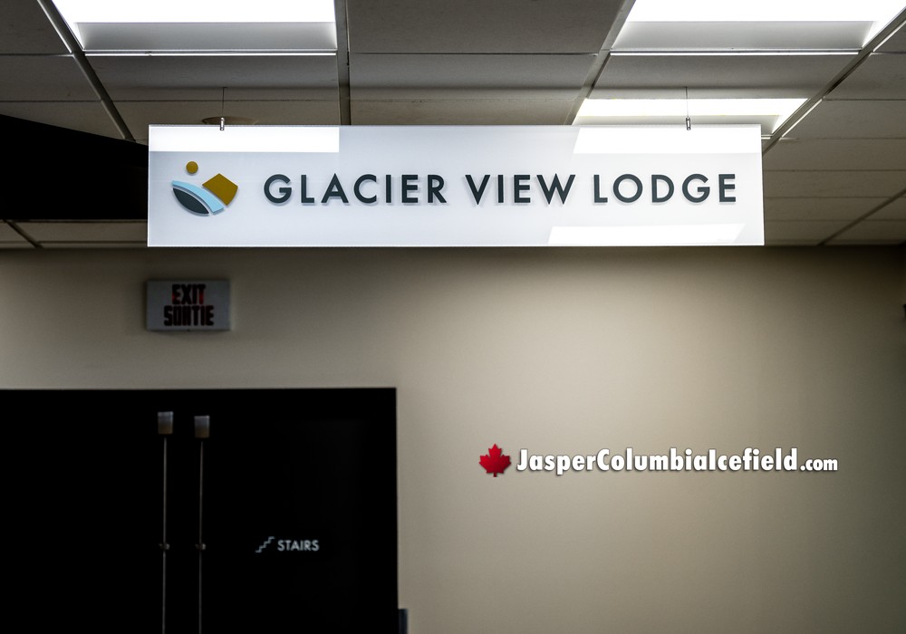 Columbia Icefield Glacier View Lodge